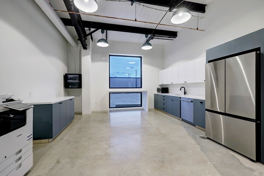 More Photos Of 1410 Brittmoore Rd, Houston Unknown For Lease