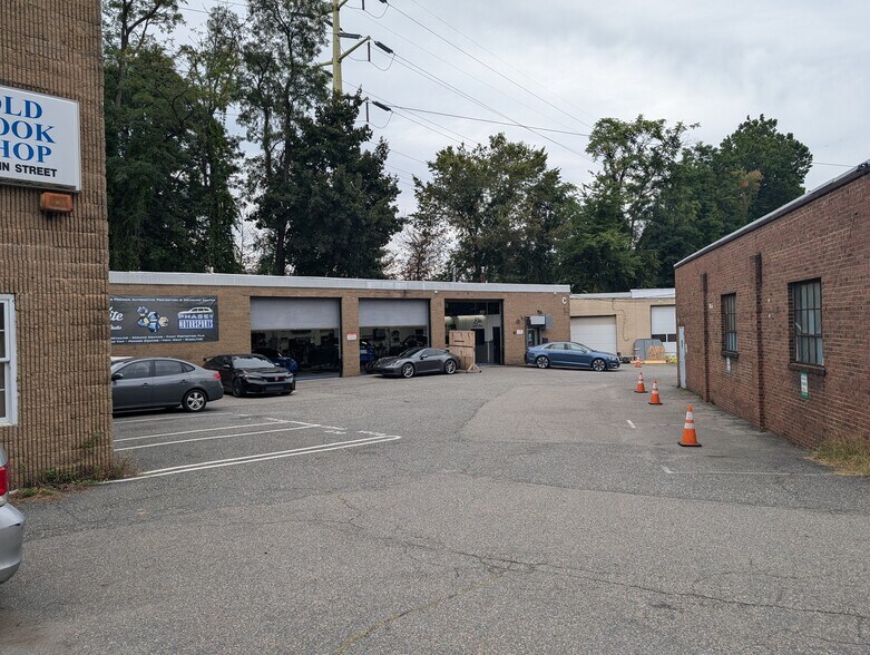 More Photos Of 4 John St, Morristown Office For Sale