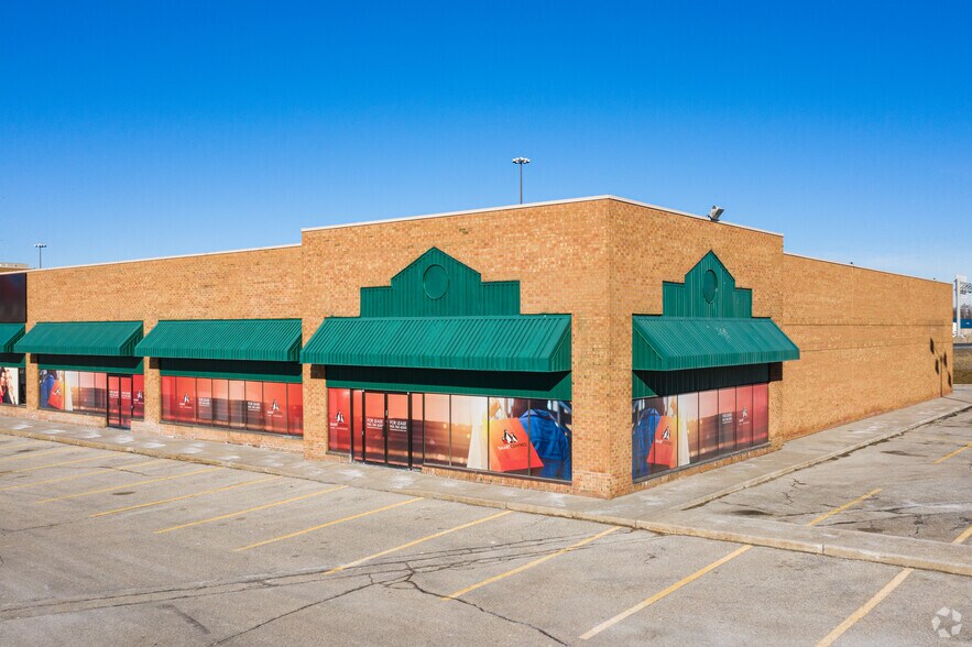 More Photos Of 2625 Weston Rd, Toronto Unknown For Lease