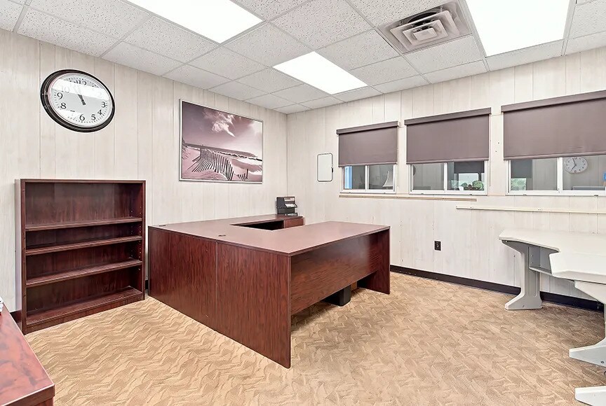 More Photos Of 1375 Old York Rd, Allentown Auto Repair For Sale