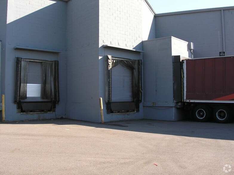 More Photos Of 1185-1259 N Memorial Dr, Lancaster General Retail For Lease