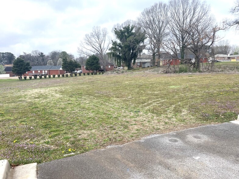 More Photos Of 2055 Blue Spring Rd, Huntsville Storefront Retail Office For Sale