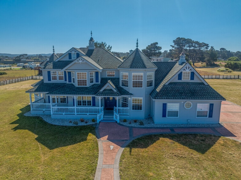 More Photos Of 19351 Del Mar Dr, Fort Bragg Specialty For Sale