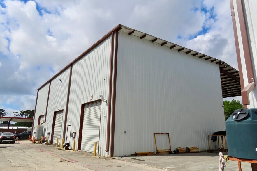 More Photos Of 12851 Reeveston Rd, Houston Industrial For Sale