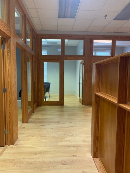 More Photos Of 35 Barnard St, Savannah Office For Lease