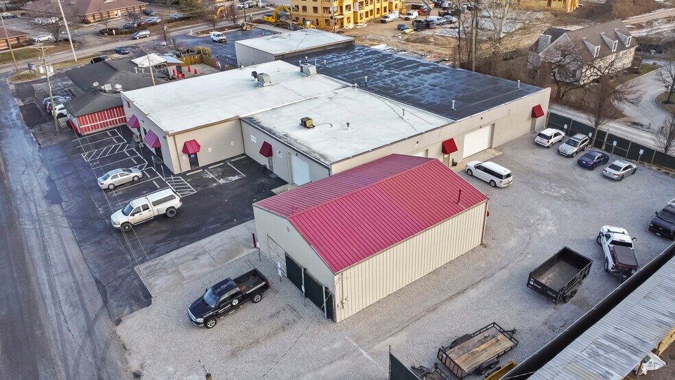 More Photos Of 187-189 W Johnstown Rd, Gahanna Warehouse For Lease
