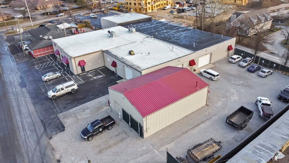 More Photos Of 187-189 W Johnstown Rd, Gahanna Warehouse For Lease