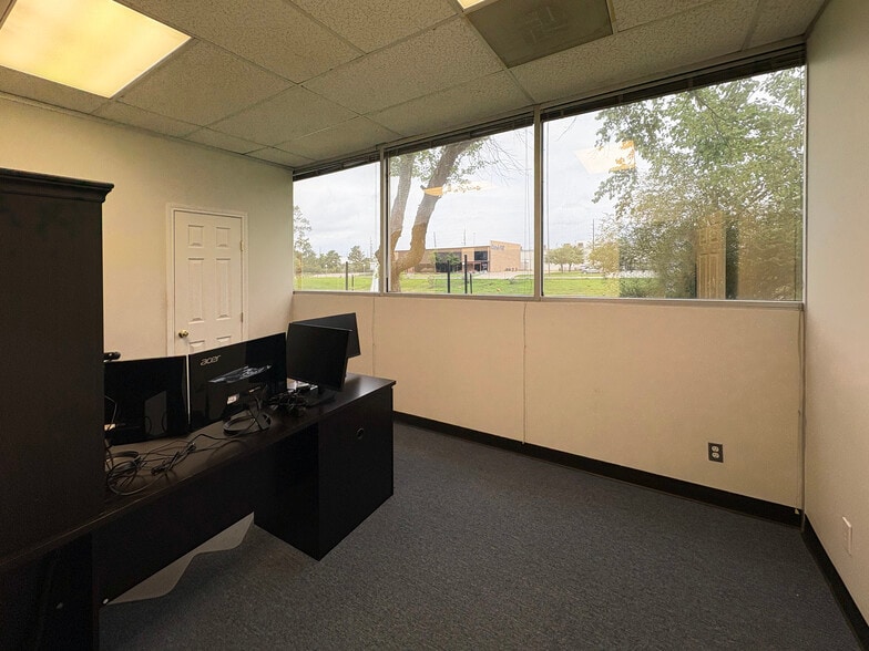 More Photos Of , Tomball Office For Sale