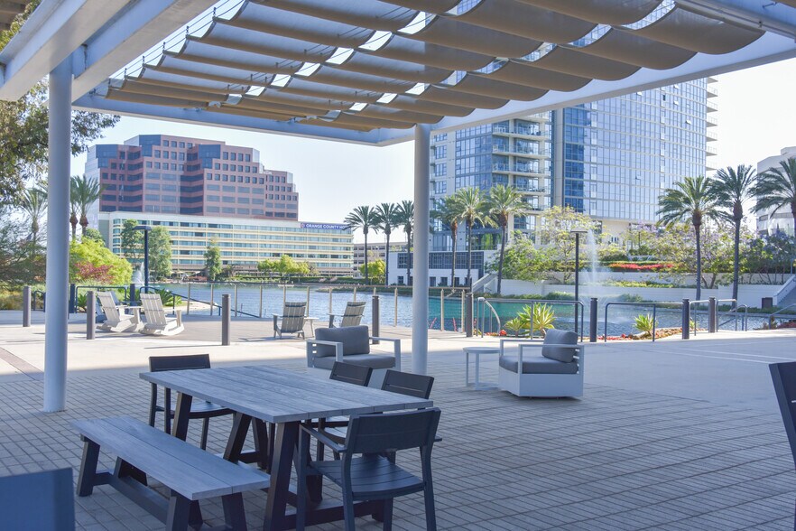 More Photos Of 3 Hutton Centre Dr, Santa Ana Office For Lease