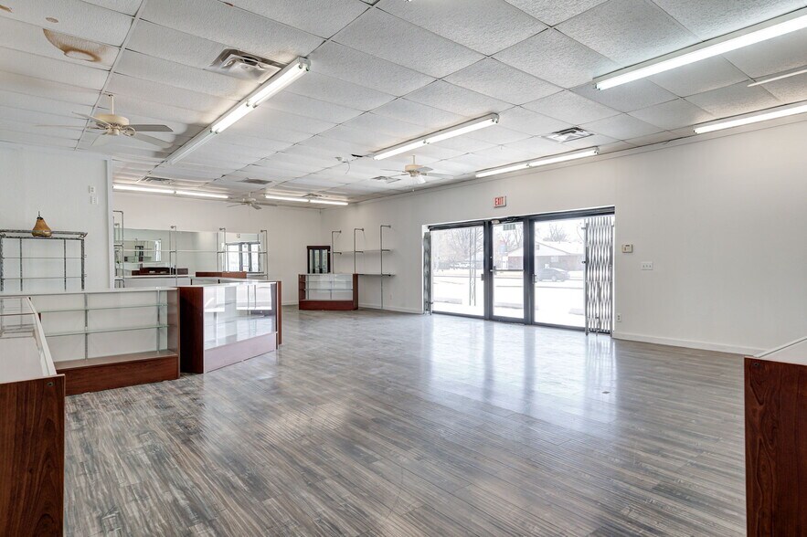 More Photos Of 1829 W Main St, Norman Freestanding For Sale