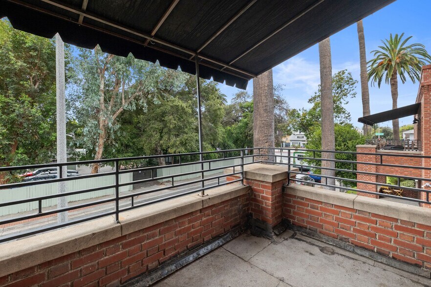 More Photos Of 239 E Villa St, Pasadena Apartments For Sale