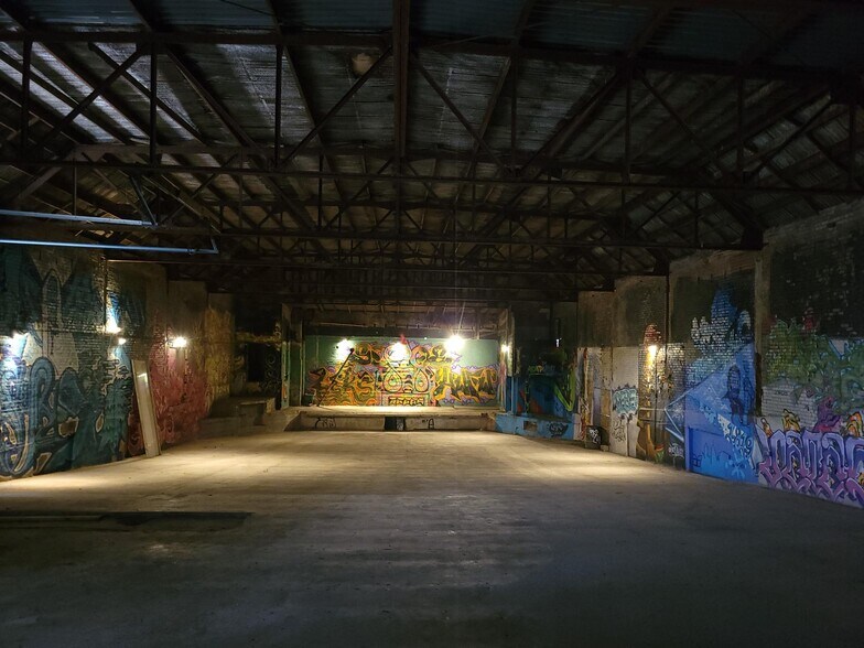 More Photos Of , Memphis Unknown For Sale