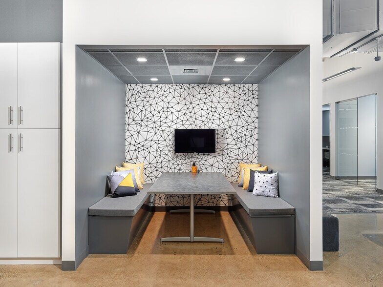 More Photos Of 555 E North Ln, Conshohocken Unknown For Lease