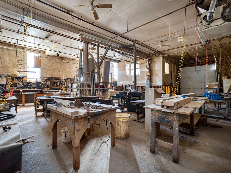 More Photos Of 3056 W Walton St, Chicago Warehouse For Lease