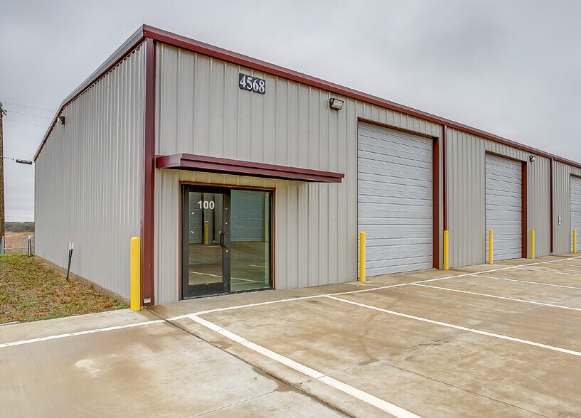More Photos Of 4525-4529 JD Mouser Pky, Alvarado Warehouse For Lease