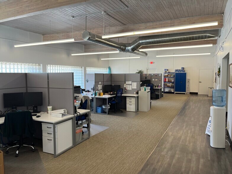 More Photos Of 124 Alvarado Dr SE, Albuquerque Medical For Lease