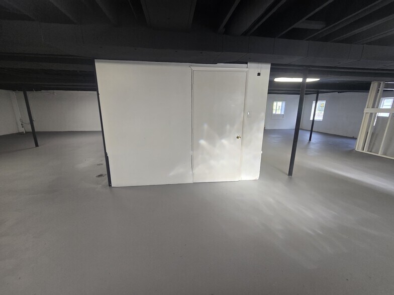 More Photos Of 1095 W Huron St, Waterford Medical For Sale