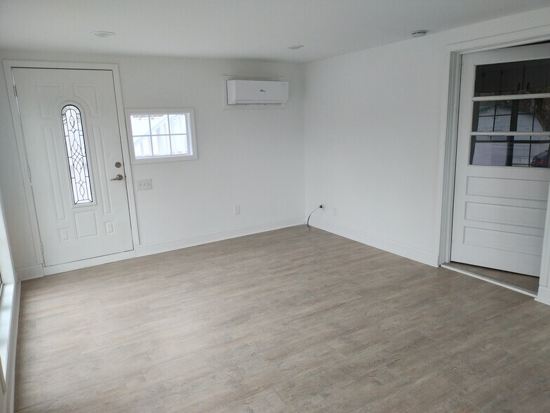 More Photos Of 119 W Main St, Youngsville Freestanding For Lease