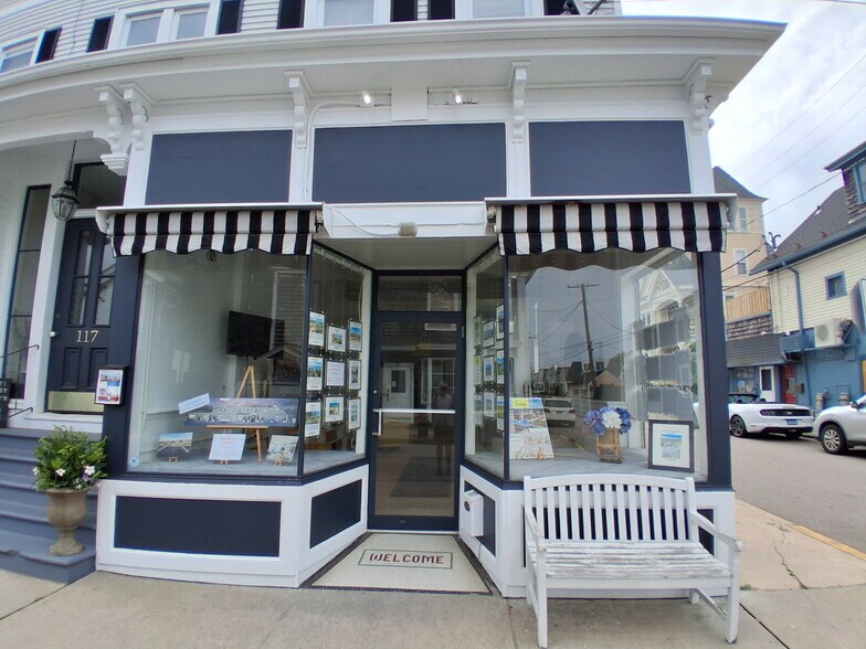 More Photos Of 117 Water St, Stonington Apartments For Sale