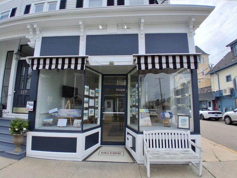 More Photos Of 117 Water St, Stonington Apartments For Sale