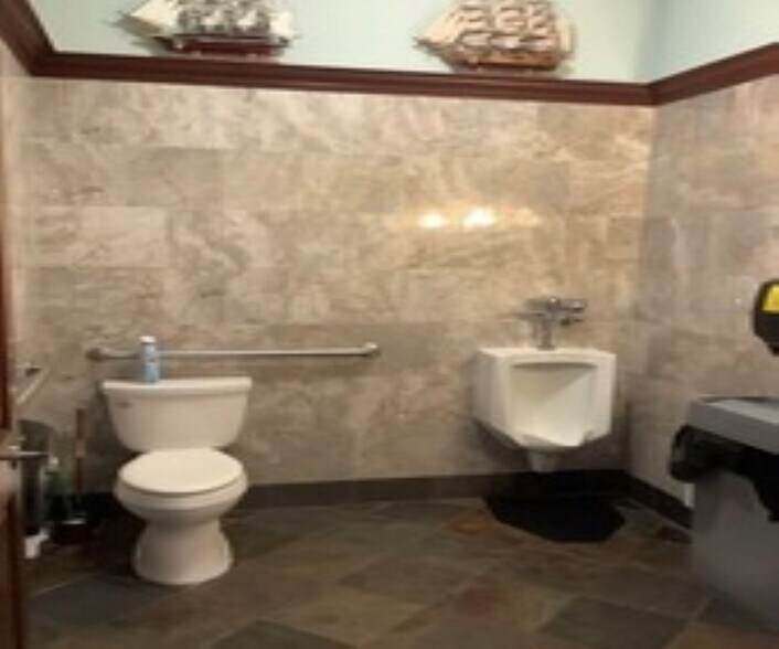 More Photos Of 38 W Grand Ave, Fox Lake Storefront Retail Office For Lease