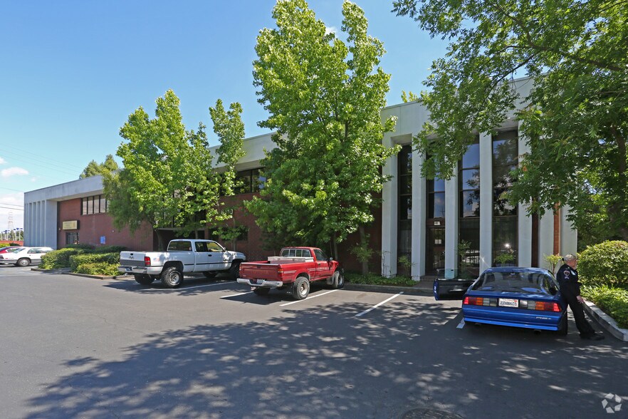 More Photos Of 8110 Timberlake Way, Sacramento Medical For Lease