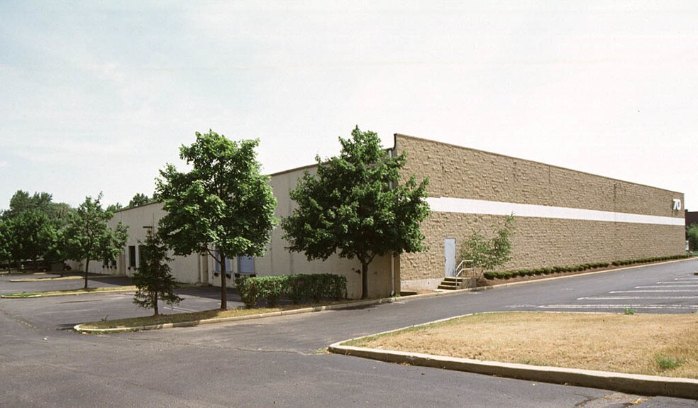 More Photos Of 70 Ethel Rd W, Piscataway Flex For Sale