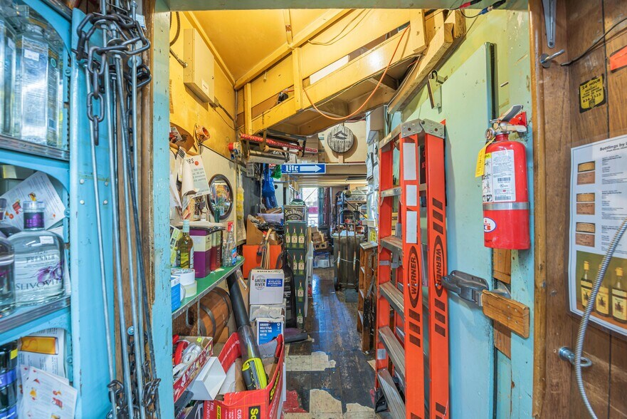 More Photos Of 1399 University Ave, Berkeley General Retail For Sale