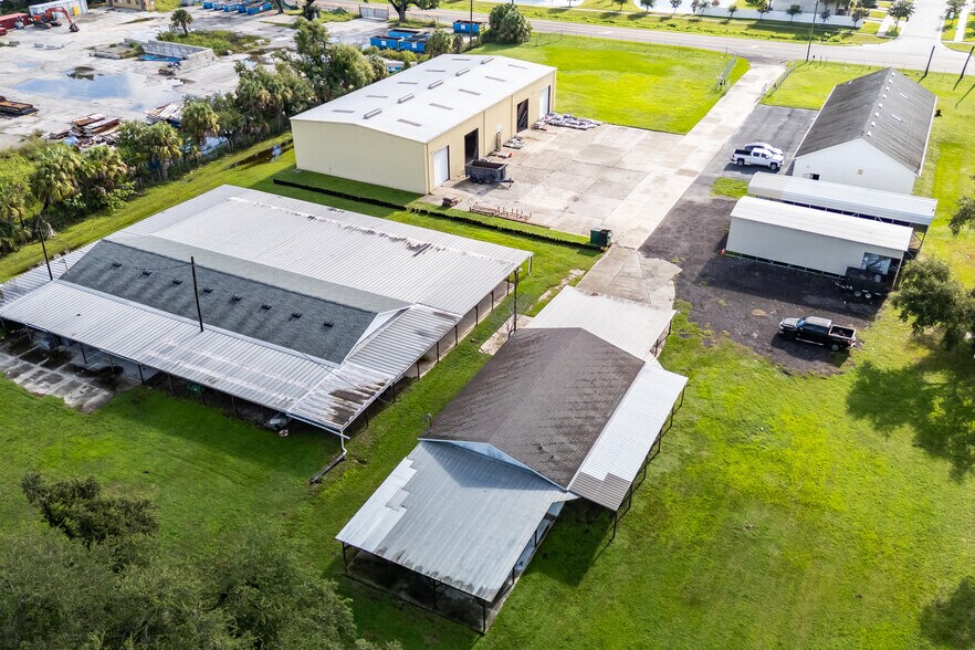 More Photos Of 6901 S 78th St, Riverview Warehouse For Lease