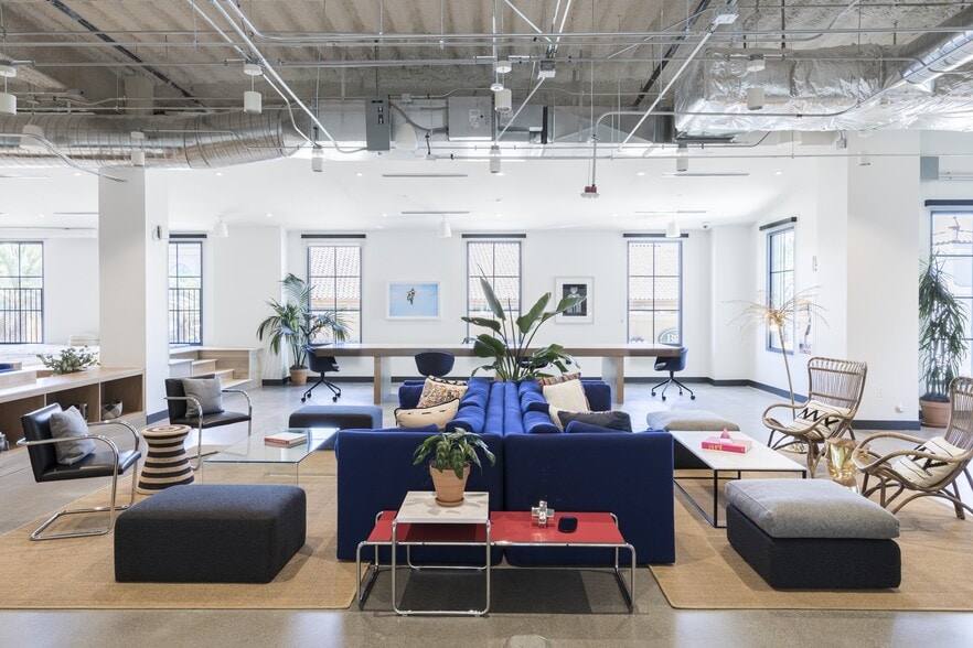 More Photos Of 6543 S Las Vegas Blvd, Las Vegas Office For Lease