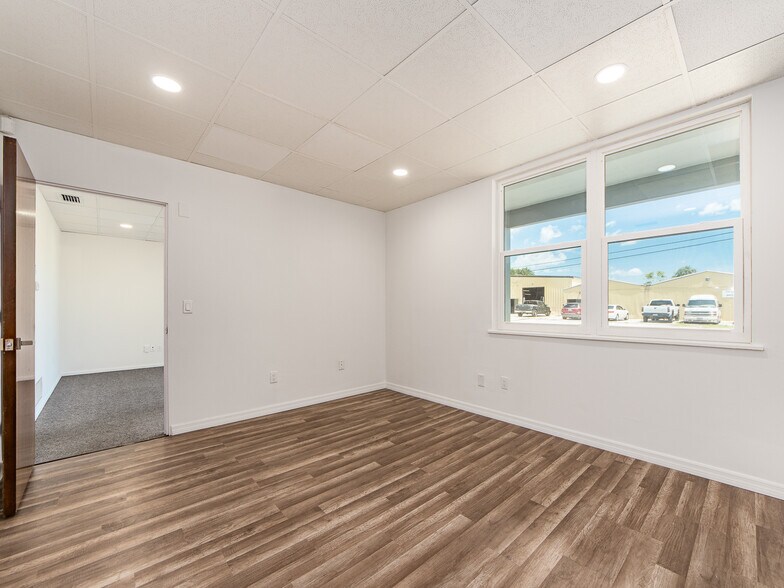 More Photos Of 2051 Range Rd, Clearwater Distribution For Sale