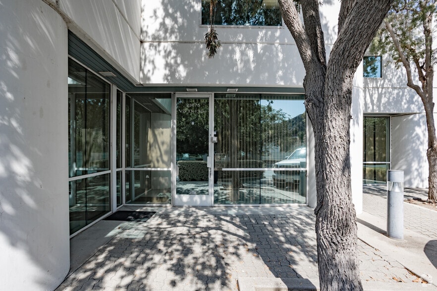 More Photos Of 23671-23675 Via Del Rio, Yorba Linda Light Manufacturing For Lease