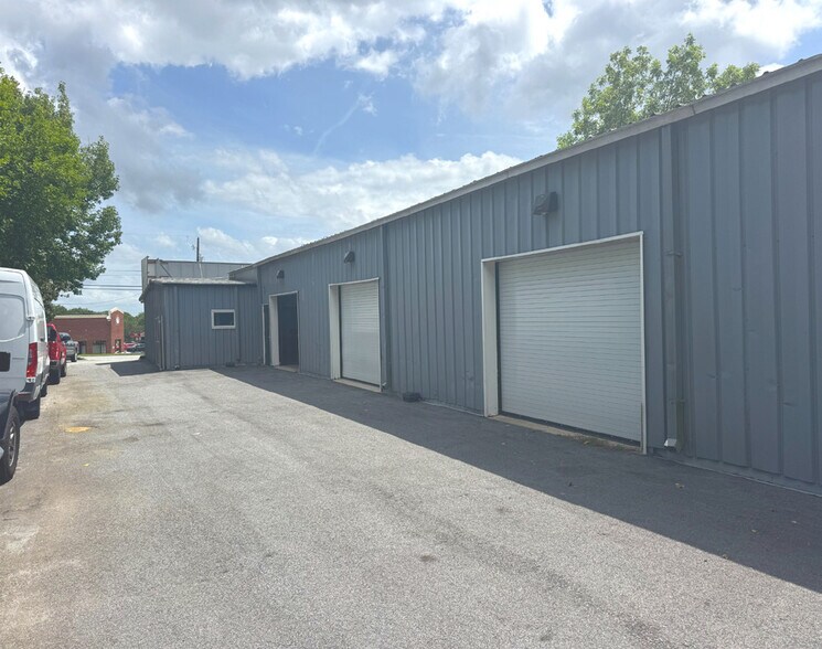 More Photos Of 6401 Spring St, Douglasville Freestanding For Lease