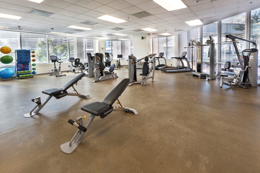More Photos Of 8403 Colesville Rd, Silver Spring Office For Lease