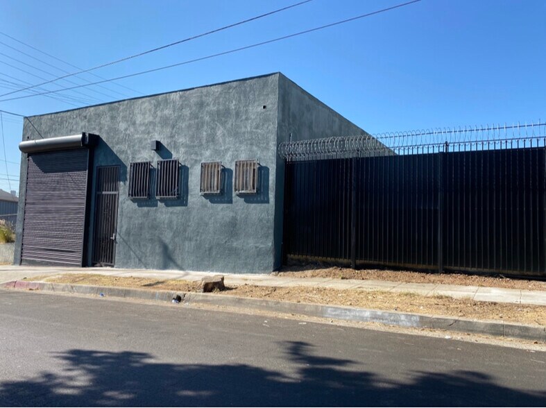 More Photos Of 3447 E 14th St, Los Angeles Warehouse For Sale