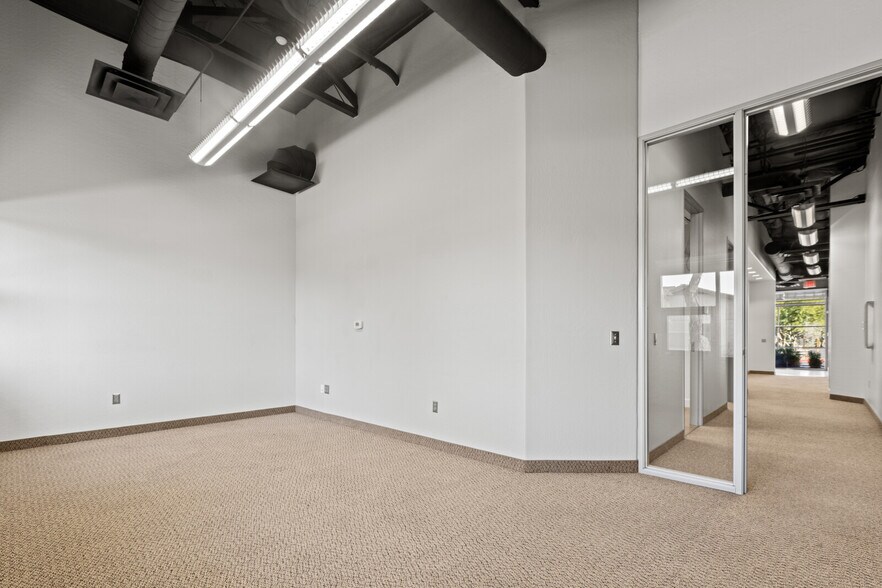 More Photos Of 5425 E Bell Rd, Scottsdale Medical For Sale