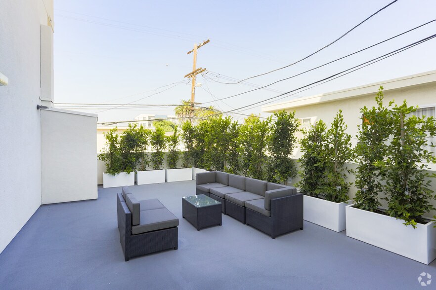 More Photos Of 3667 Mentone Ave, Los Angeles Multifamily For Sale