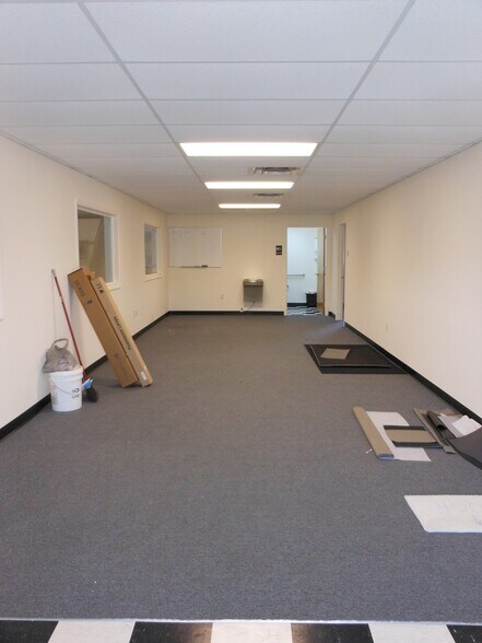 More Photos Of 245 Gus Hipp Blvd, Rockledge Warehouse For Lease