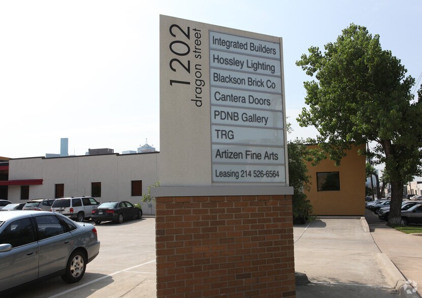 More Photos Of 1202 Dragon St, Dallas Flex For Lease