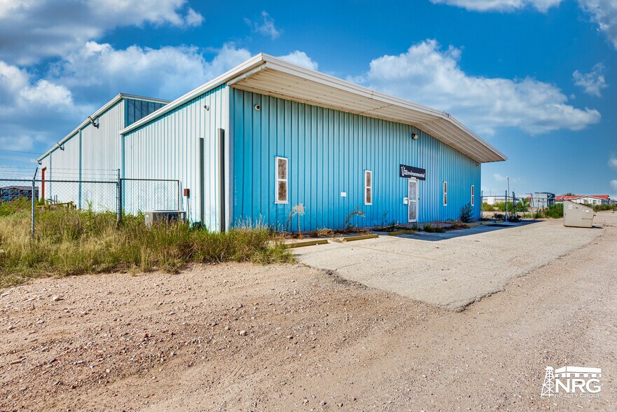 More Photos Of 1503 E Taylor Ave, Midland Industrial For Sale