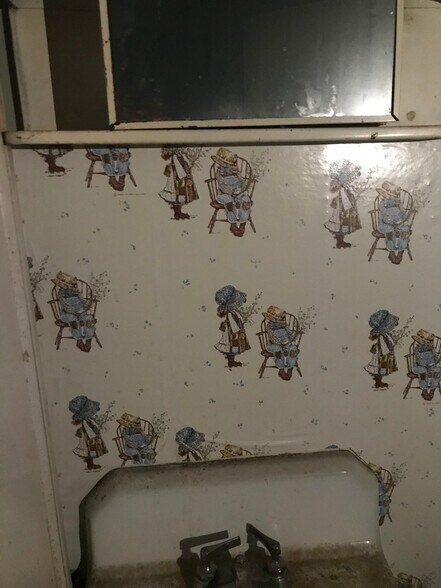 More Photos Of 337 Oak Ave, Spruce Pine Office For Lease