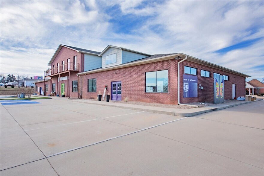 More Photos Of 2230 S Division St, Guthrie Storefront Retail Office For Lease