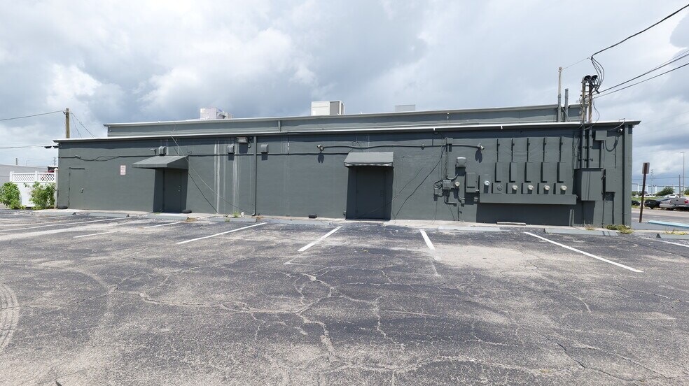 More Photos Of 5114-5134 Us Highway 19, New Port Richey Unknown For Lease
