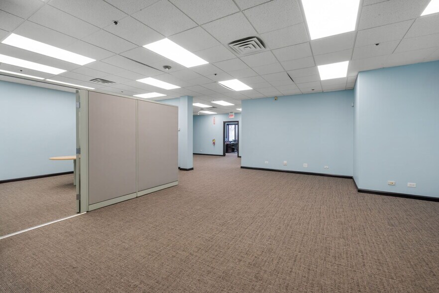More Photos Of 1477 Barclay Blvd, Buffalo Grove Office For Sale