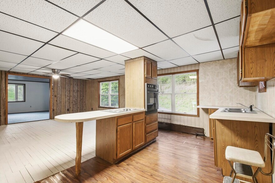 More Photos Of 116 Ringtown Blvd, Ringtown Flex For Sale