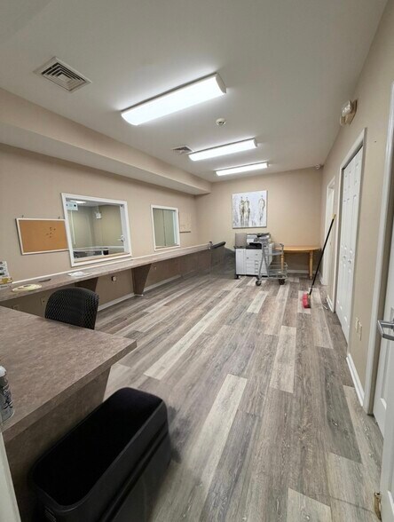 More Photos Of 66 Buck Rd, Southampton Medical For Lease