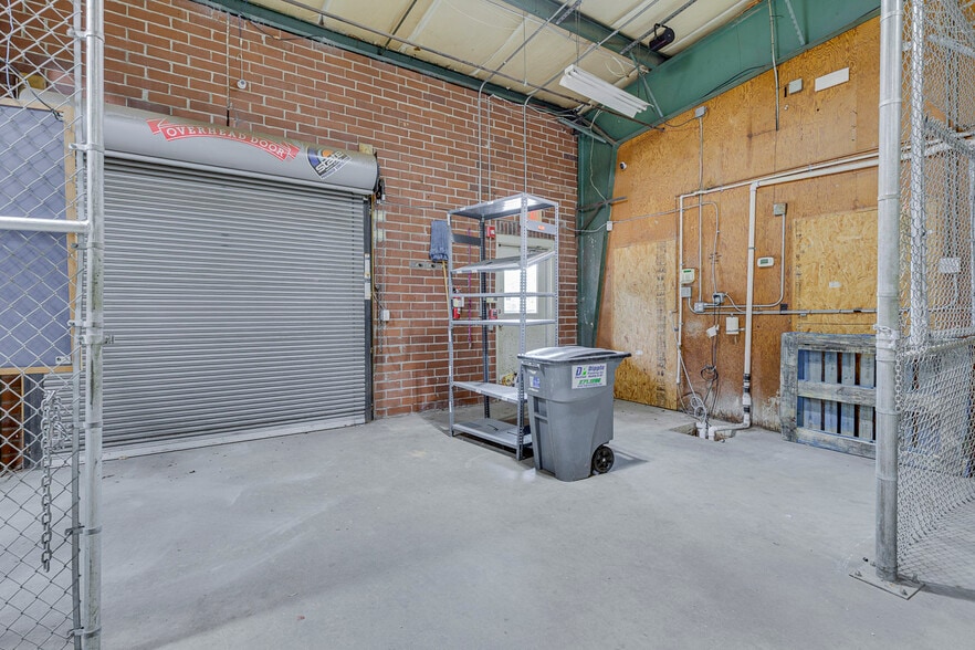More Photos Of 211 N Pleasantburg Dr, Greenville Light Manufacturing For Sale