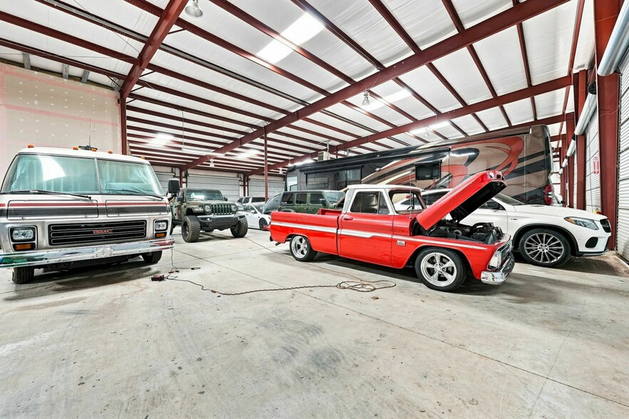More Photos Of 3156 Buford Hwy, Rest Haven Warehouse For Lease
