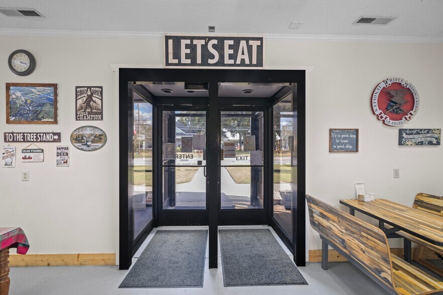 More Photos Of 214 Main St, Pollocksville Specialty For Sale