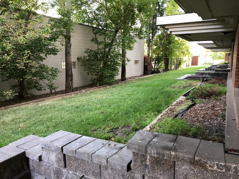 More Photos Of 104 - 138 Se, Calgary, Ab Av, Calgary Apartments For Sale